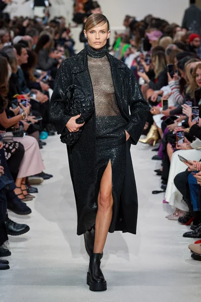 Look 64